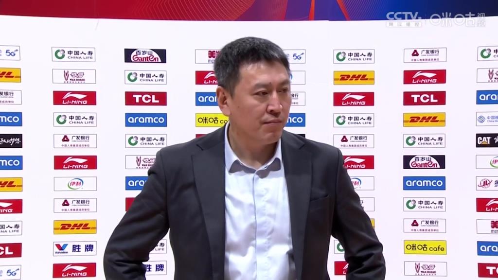 笑容治愈系列！維金斯、李凱爾和前勇士隊(duì)友寒暄暢聊